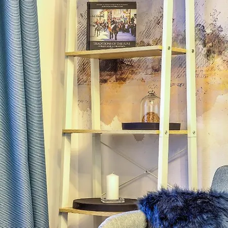 Apartment 5 Min To Everything-stylish-modern-old Center *